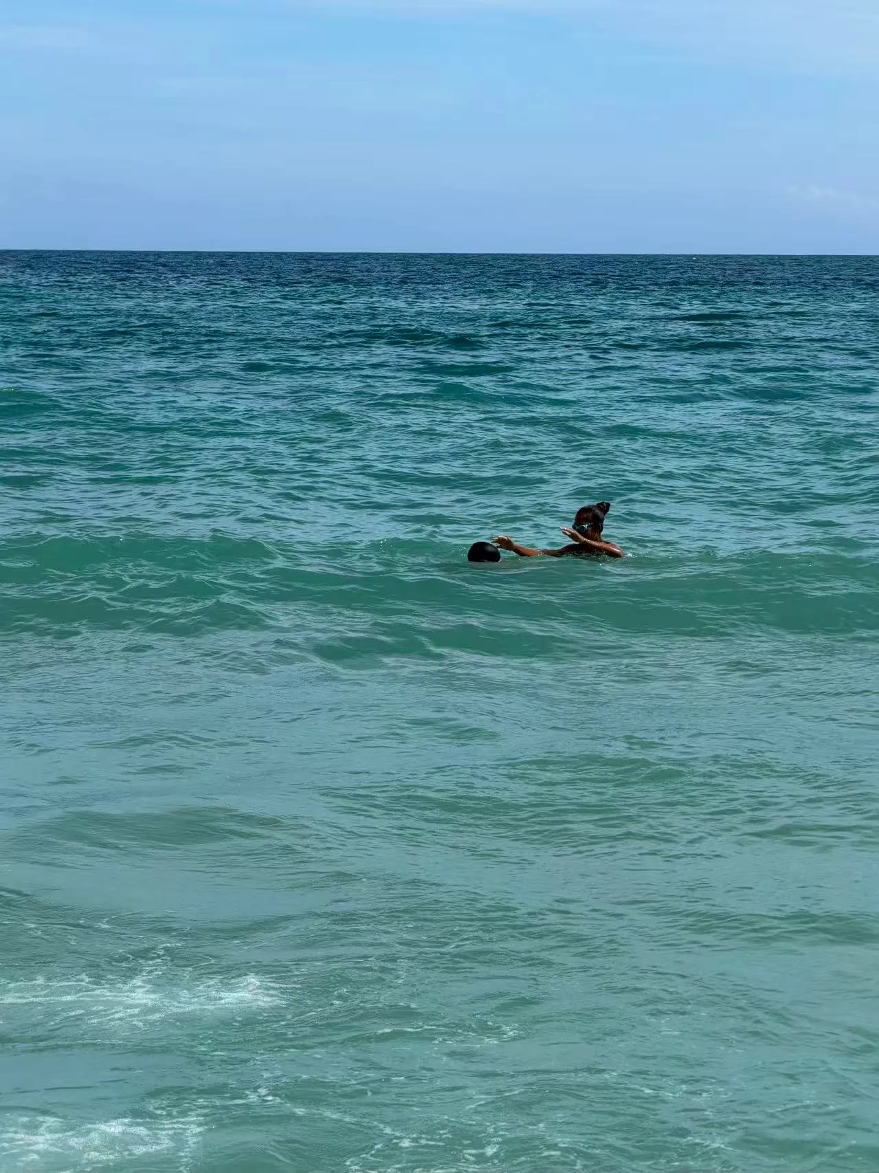 海中游泳